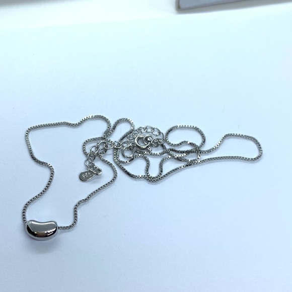 🌟 Sterling Silver 925 Simple Bean Bead Necklace - Picture 4 of 4